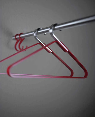 Silver Unique Kleiderbügel Rot – hochwertiges Garderobenaccessoire für moderne Einrichtungen