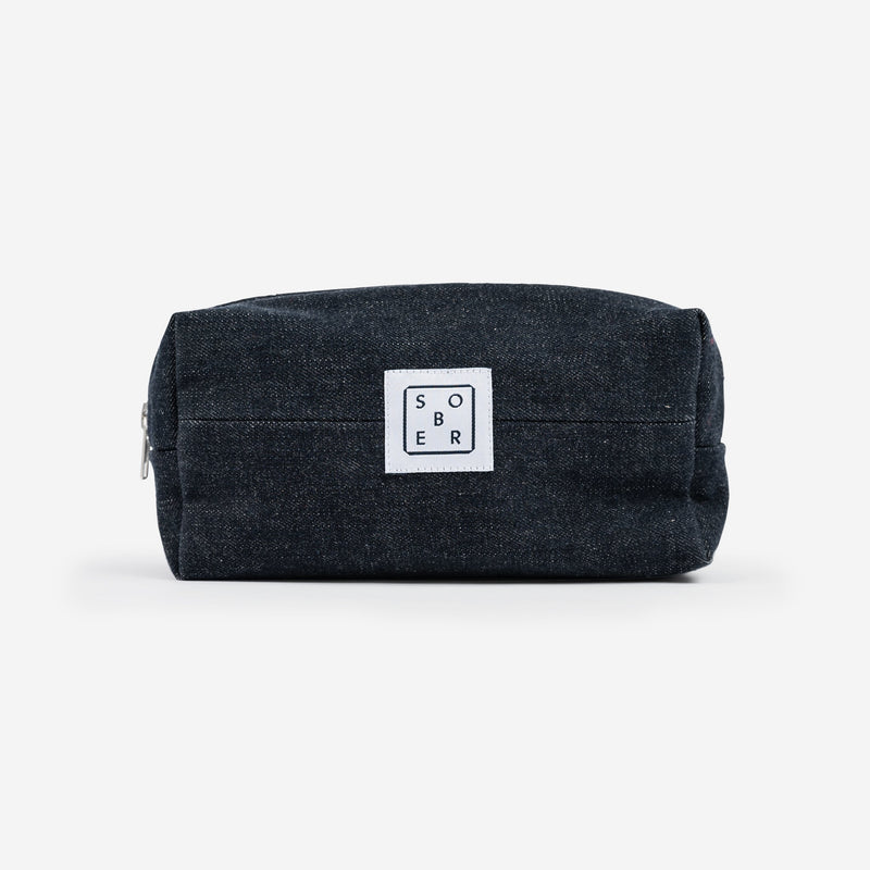 Denim Wash Bag – Upcycled toiletry bag made from leftover denim fabric — Ansicht 1