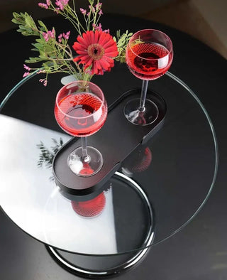 Schwarzes Tablett Mortimer mit Weingläsern – minimalistisches Design von Siqual