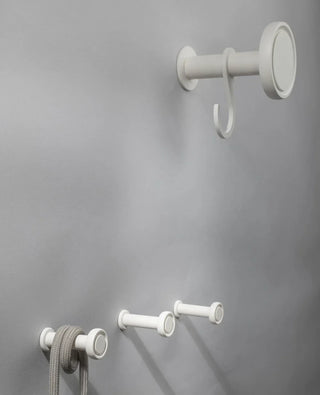 Minimalistischer Wandhaken Tiny in Weiß – für moderne Garderoben und Bäder