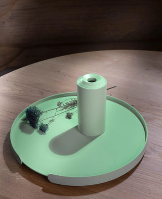 Designvase Floare in Mint – moderne Wohnaccessoires aus Metall von Siqual Design

