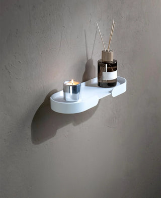 Mortimer Shelf Wandregal in Weiß, pulverbeschichtetes Metall, edle Dekoration mit Duftstäbchen, schwebende Optik, hochwertige Verarbeitung