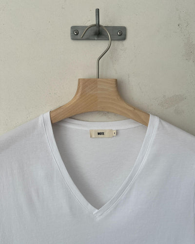 V-Neck Shirt made from organic cotton – feminine cut, minimalist design