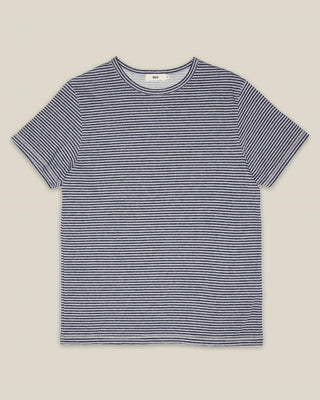 Herren Streifen T-Shirt aus Bio-Baumwolle in Dunkelblau Grau Melange als Flatlay mit Rundhalsausschnitt