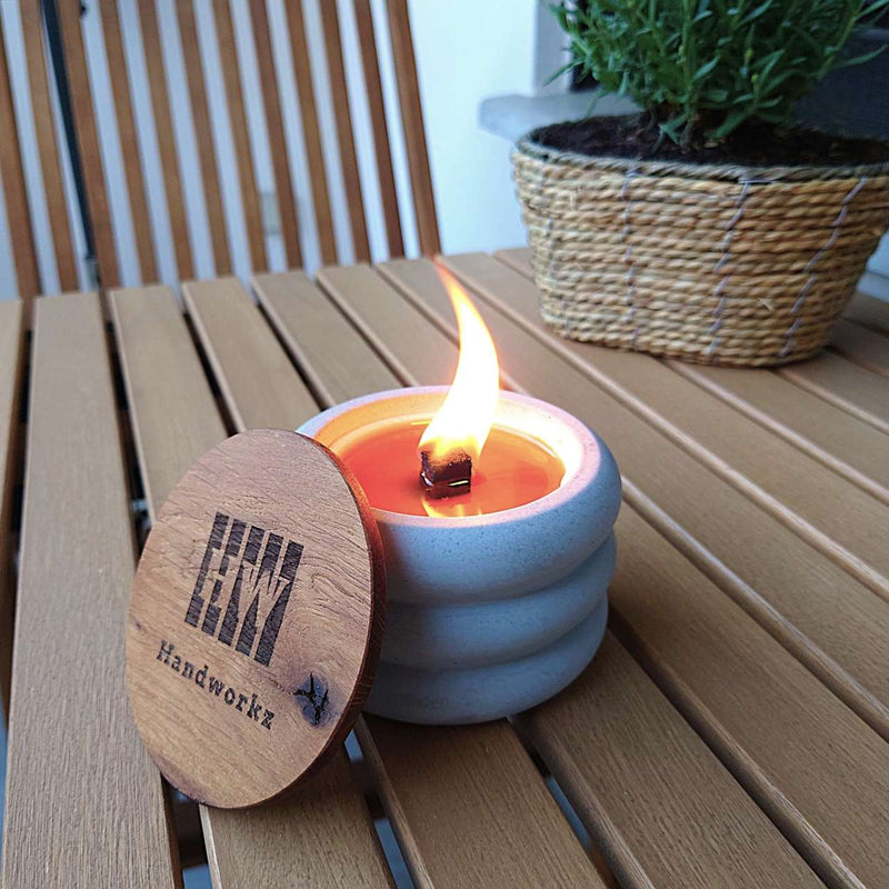 Fogo Wachsfresser aus Beton Ø10cm – Handgegossen, Eichenholzdeckel — Handworkz
